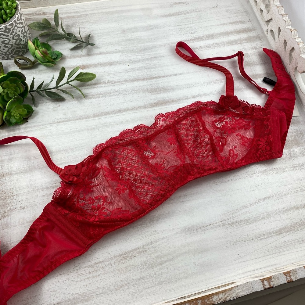 🌹Red Lace Bralette - Size S/M